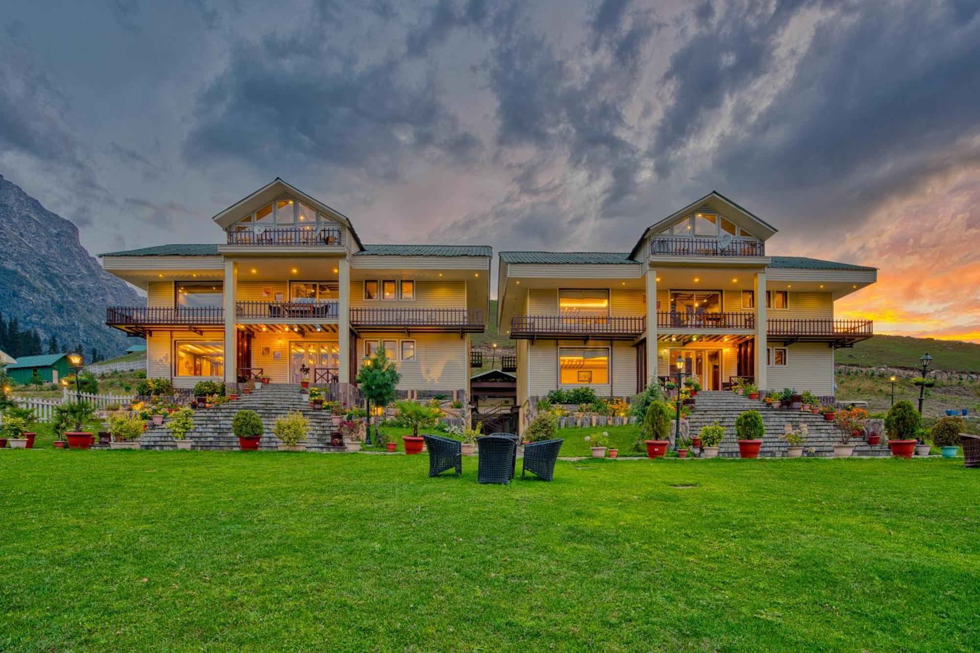 Golden Meadows Hotels & Resorts Sonāmarg Dış mekan fotoğraf