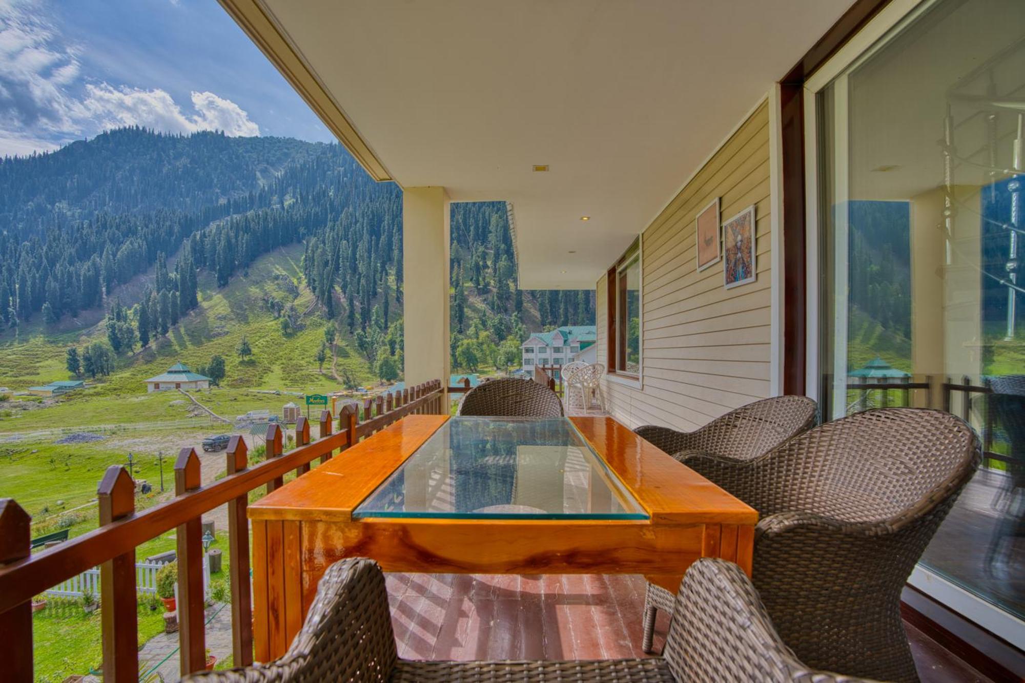 Golden Meadows Hotels & Resorts Sonāmarg Dış mekan fotoğraf