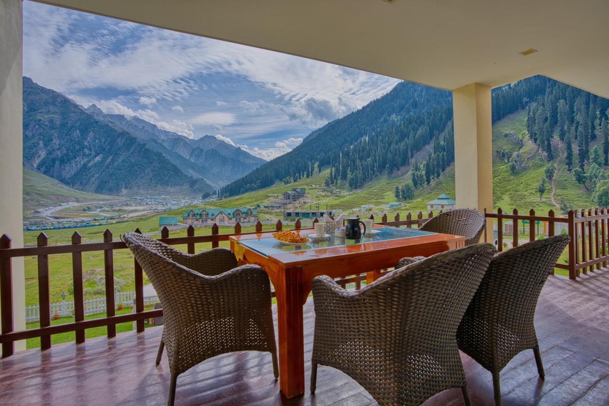 Golden Meadows Hotels & Resorts Sonāmarg Dış mekan fotoğraf